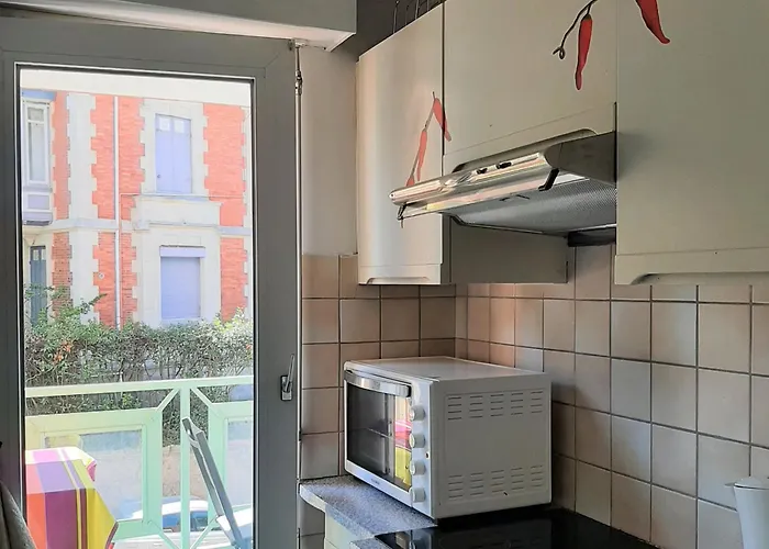 T3 Ideal, Proche Et Centre, Parking, Balcon - Fr-1-319-491 Apartment